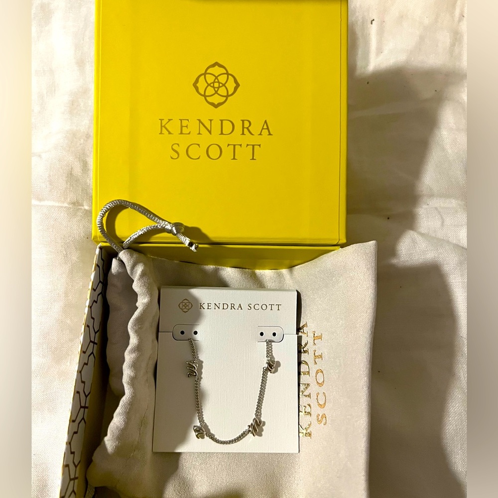 Kendra Scott Mama Script Necklace